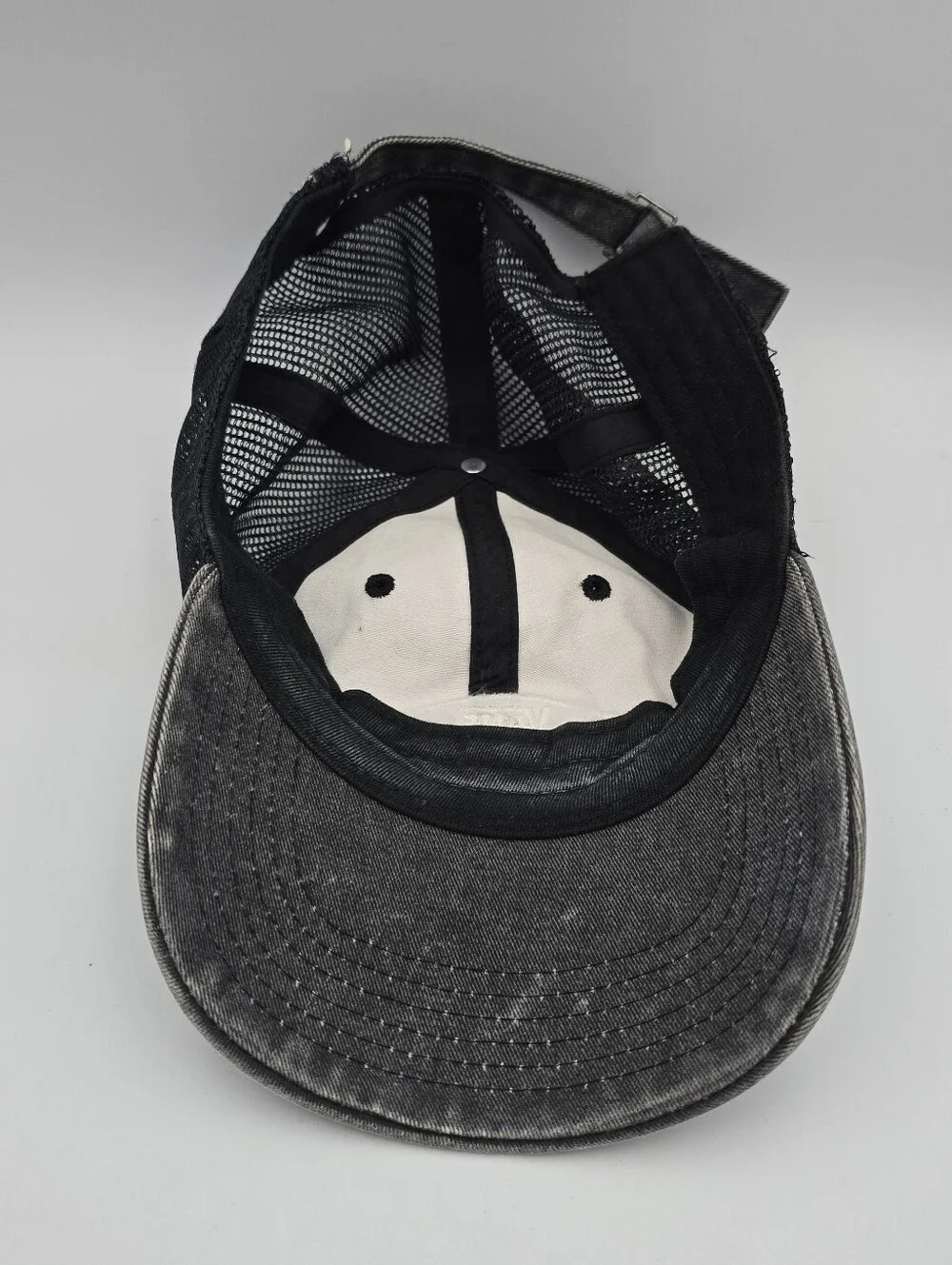 VANS Off The Wall Gray/Black Adjustable Strapback Mesh Trucker Hat